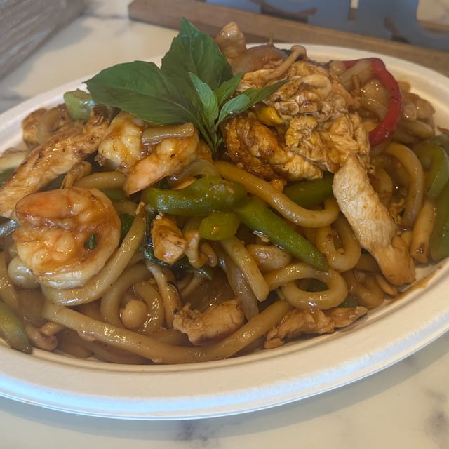 Udon Kee Mao (Lunch Combo).
