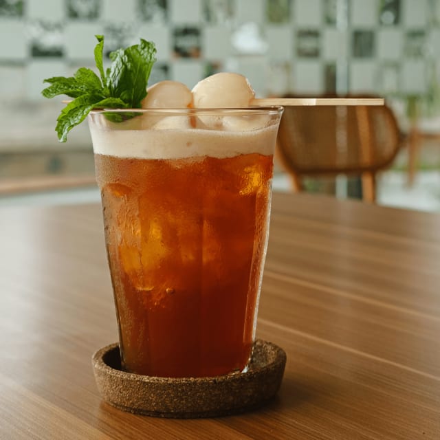 (Large) Lychee Iced Tea.