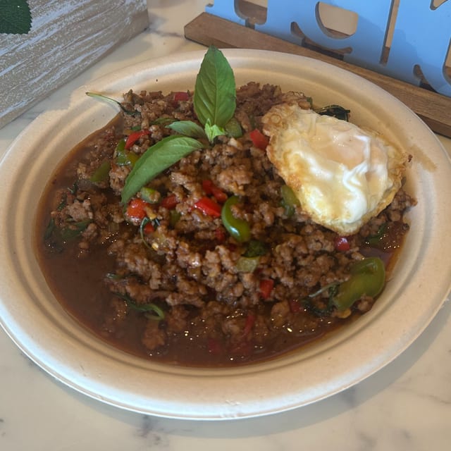 Pad Grapow (Chicken, Pork or Beef).