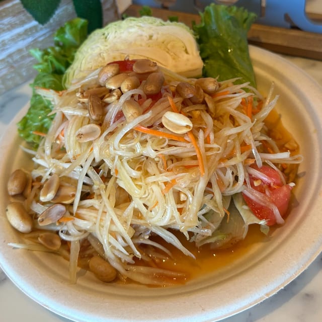 Som Tum (Papaya Salad).