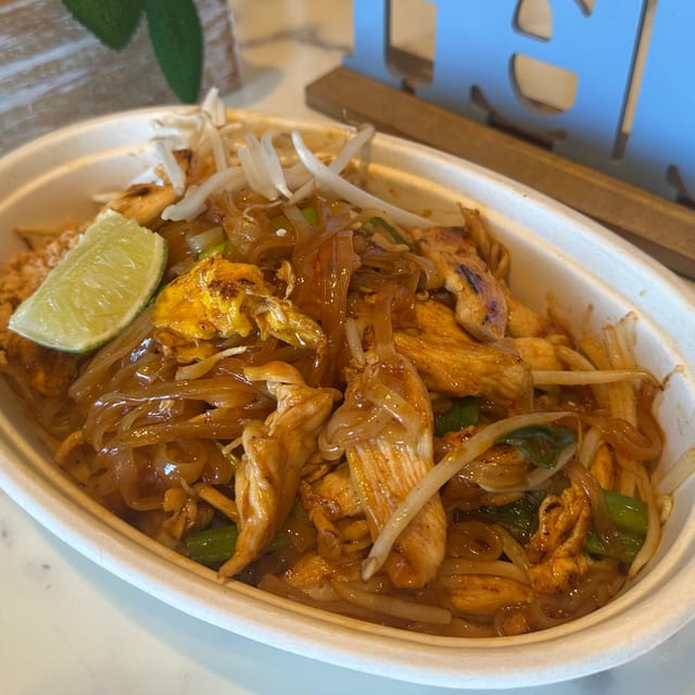 Pad Thai (Lunch Combo).