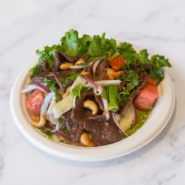 Yum Nuah (Beef Salad).